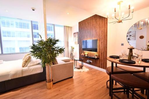 Heart of DIFC: SKY Gardens Modern Chic Studio - Housity