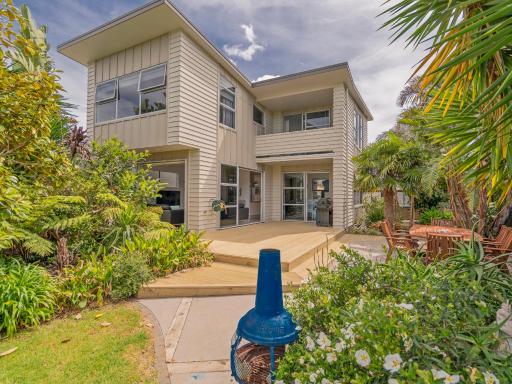 Acacia Cote - Whitianga Holiday Home - Housity