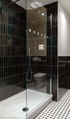 The Bridge Hotel - Housity