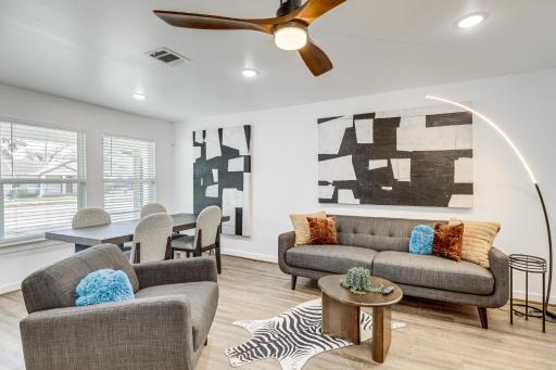 Sleek Houston Home about 6 Mi to Downtown Attractions - Housity