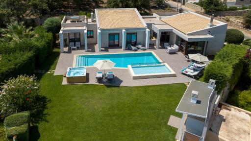 Oak Tree Villas - Housity