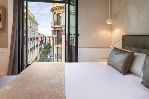 Catalonia Puerta del Sol - Housity