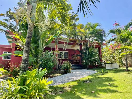 Casa Michou y Bigote - Housity