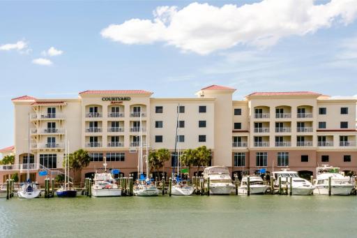Courtyard by Marriott St. Petersburg Clearwater/Madeira Beach - Housity