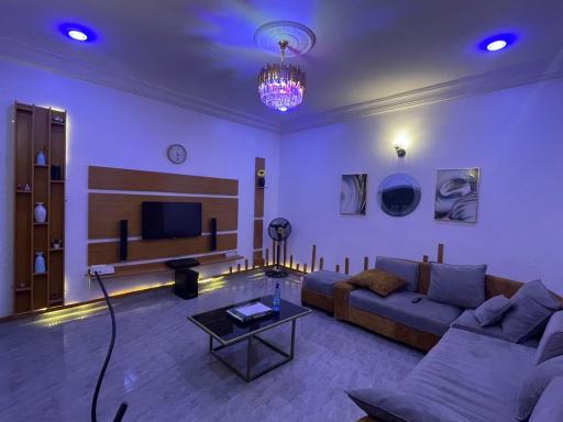 Platinum Apartment - Housity