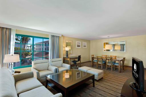 DoubleTree by Hilton San Pedro - Housity