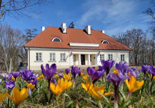 Muzeum Ziemiaństwa w Dąbrowie - Housity