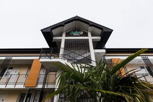 Safari Hotel - Housity