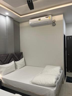 Hotel Shiva Palace - Housity