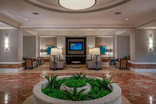 Sheraton Suites Fort Lauderdale at Cypress Creek - Housity