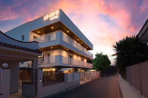 Hotel Mhami - Housity