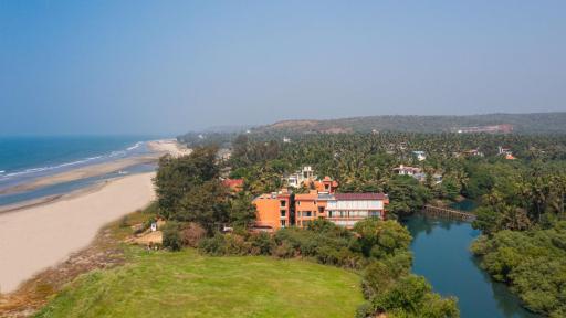 Mandrem Beach Resort, a member of Radisson Individuals Retreat - Housity