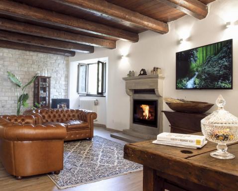 Il borgo Casteldelci - Housity