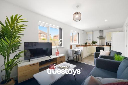 1 Sarah House by Truestays - 2 Bedroom Apartment - FREE Wifi & Parking - Housity