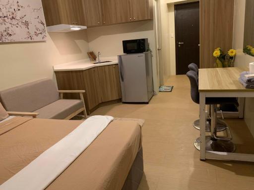 Avida Tower Furnished Contemporary Studio Unit - Housity