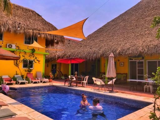 Brunette Beach - Housity
