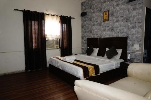 Tipsyy inn 017 - Housity