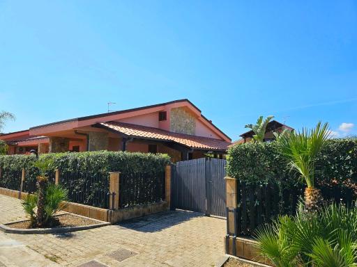 Costa Mediterranea Holiday Homes - Hizvo