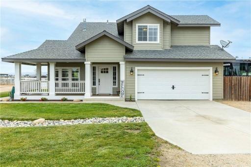 Our Farmhouse, Our Place: Cozy and Cute homestead! - Housity
