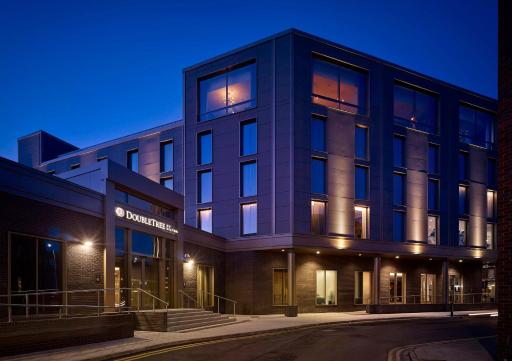 Doubletree By Hilton Hull - Housity
