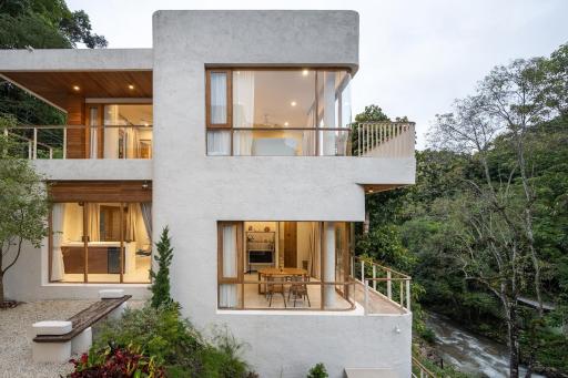 Taryn Tara Cafe and Stay - Housity