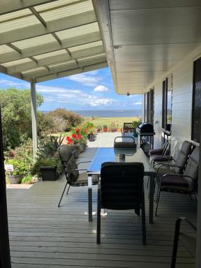Eagle Bay Views - Housity