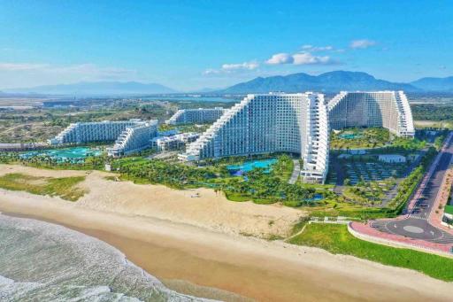 The Oceanfront Apartment At Cam Ranh - Housity