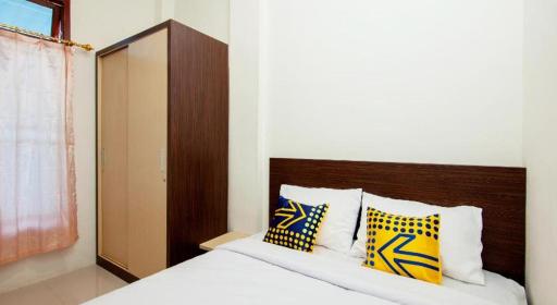 Pink's Guesthouse - Housity