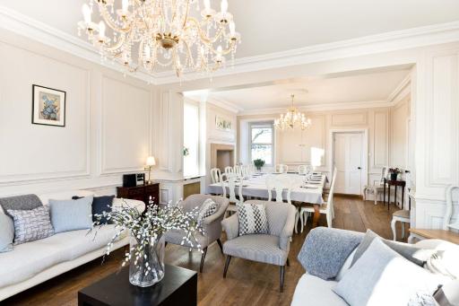 Cliff House - Housity