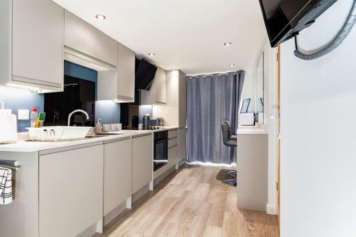 One bedroom apartment, Driveway, Bracknell Centre - Housity