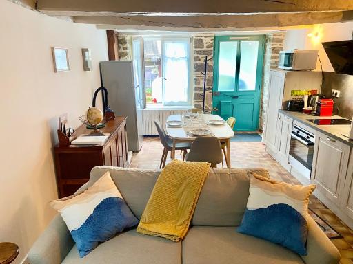 Les Volets Blancs - Housity