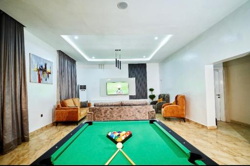 Infiniti Accomodations - Housity