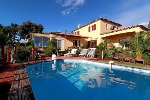 Les deux chênes à Tanneron village - Housity