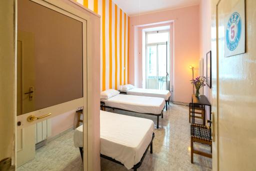 Naples Pizza Hostel - Housity