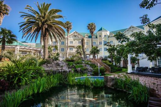 Hemingways Hotel - Housity