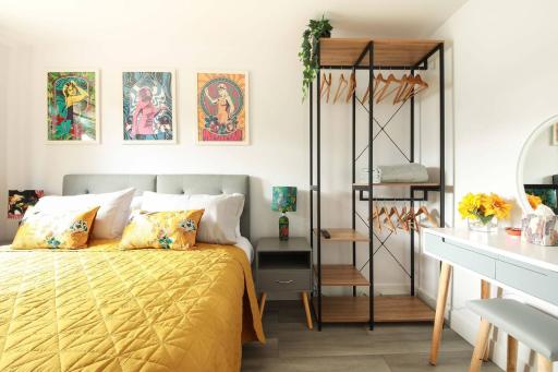 Little Bright House - Housity