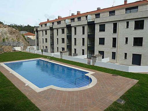 Playa y piscina a tu alcance en boiro - Housity