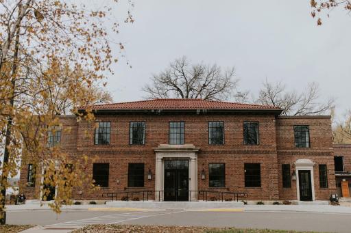 HATCHERY HOTEL & EVENT CENTER - Housity