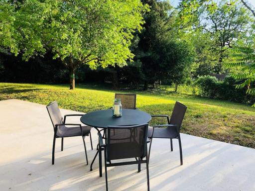 Geneva and Collonges sous Saleve - Beautiful 4 bedrooms family house next to Swiss border - Housity