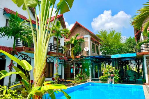 The Pineapple House - Housity