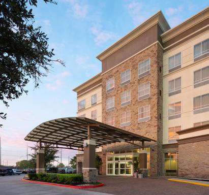 DoubleTree by Hilton Houston Westchase - Housity