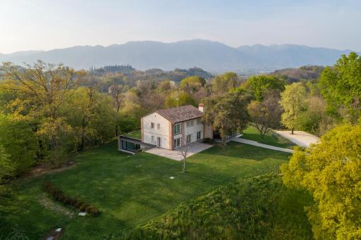 CasaMartini Bed & Breakfast - Housity