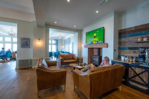 The Golden Lion Hotel - Housity