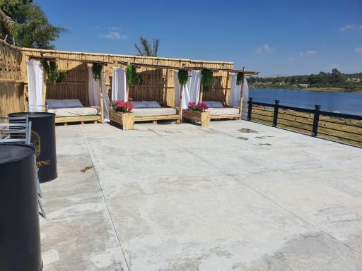 GLAMPING Lake - Housity