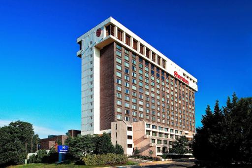 Sheraton Pentagon City - Housity