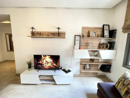 5 Star Apartment Near Airport - Housity