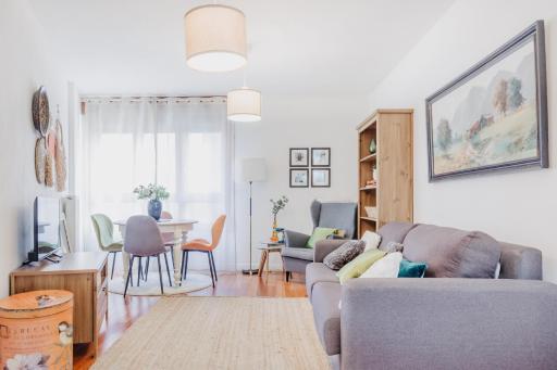 Apartamento céntrico con parking y wifi gratis - Housity