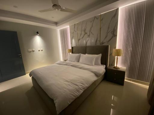 Wall Street Executive Apartment in F11 - Housity