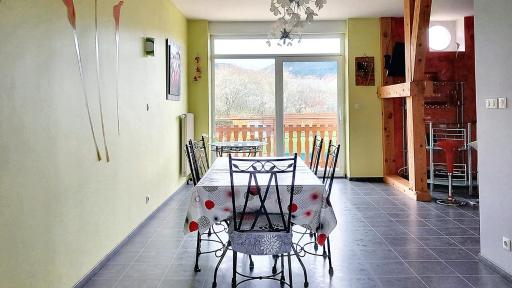 Détente et Confort à Saint-Dié-des-Vosges - Housity