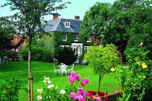 Marsh Farm Hotel - Housity